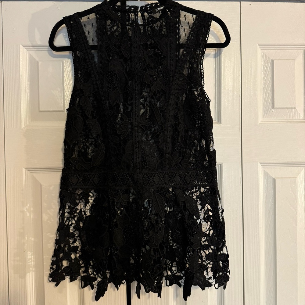 NWOT Express sleeveless lace top